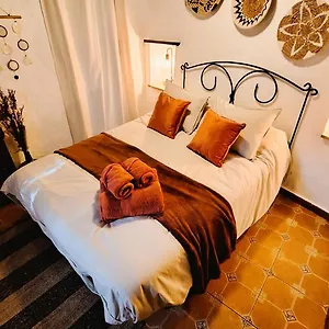 Burros Bed and breakfast